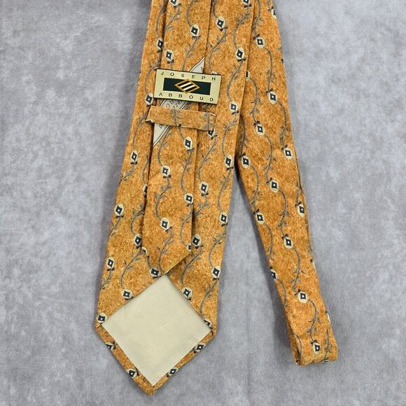 Joseph Abboud Orange Floral Executive Geometric 100% Silk Italy Mens Neck Tie - Picture 3 of 6
